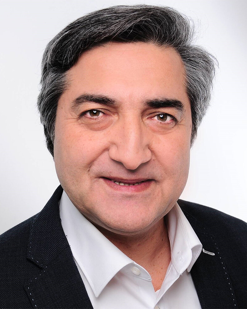 Dr. Kemal Bozay