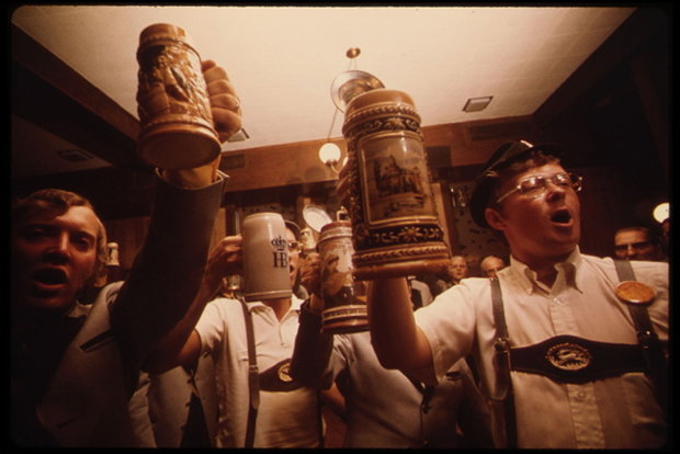 Die Beer Steins pflegen deutsches Lied- und Kulturgut (Foto: DOCUMERICA/National Archive, USA)