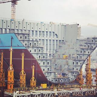 Ein Triple-E-Class-Containerschiff  in der Werft (Foto: Slawos)