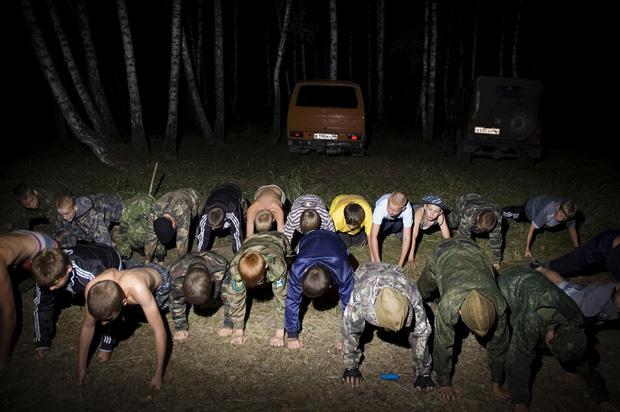 Das Freizeitangebot hält sich in ländlichen Gegenden sehr in Grenzen. Auch deshalb finden Jugendcamps der Kosaken großen Anklang (Denis Tarasov)