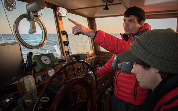 Johannes Bayer, 27, hat schon vor der Abfahrt geholfen, das Boot hochseetauglich zu machen. Im Juli war er neun Tage mit an Bord