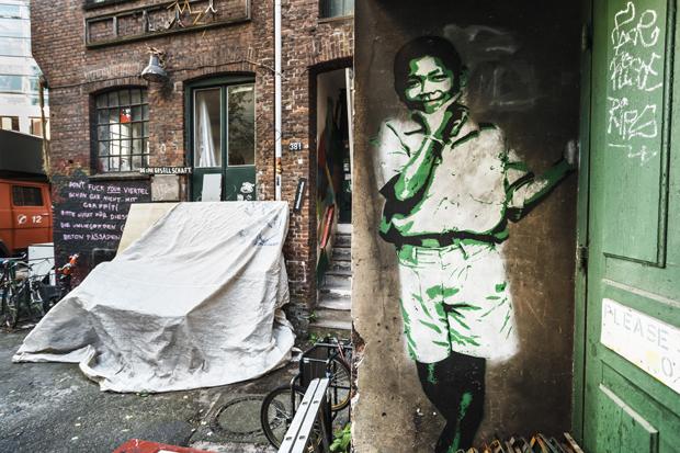 Alte Häuser werden durch Graffiti erst schön. Nicht jeder teilt diese Auffassung