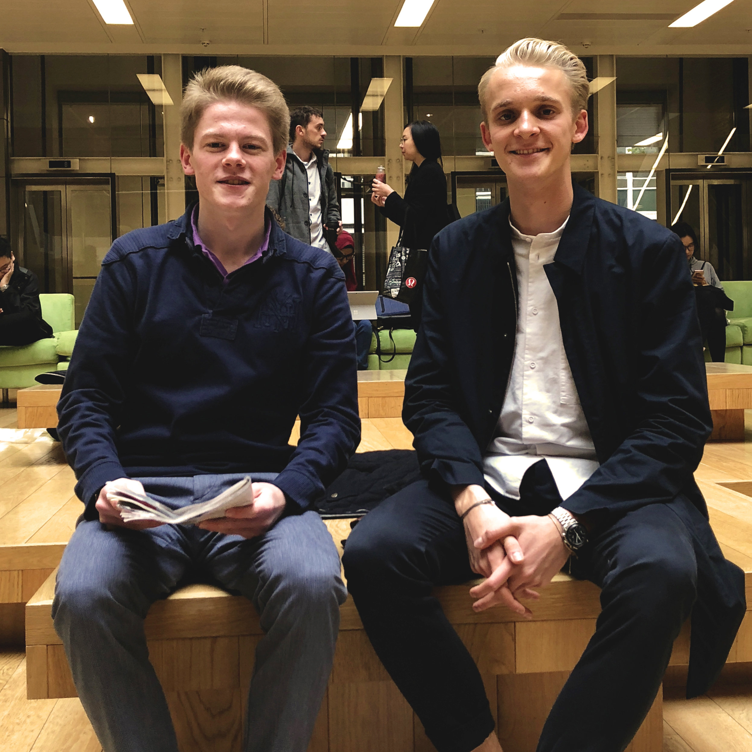 Felix Oblin, 20 (links) und Josef Huber, 20 sind zwei von mehr als zehn Autoren von "daskleineeinmaleins"