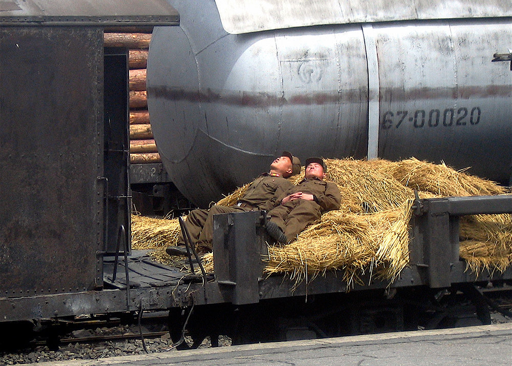 Soldaten schlafen (Foto: Bryan Hughes 2007)