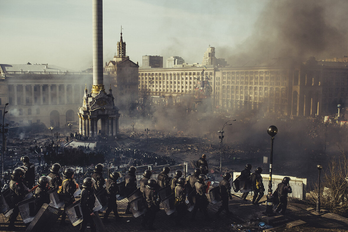 Bei den Protesten von November 2013 bis Februar 2014 kamen etwa 100 Menschen um, darunter 16 Polizisten (Foto: Maxim Dondyuk, ‚Culture of Confrontation‘)