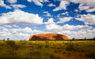 Ayers Rock, der heilige Berg der Aborigines | © picture-alliance/dpa