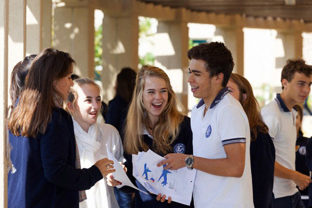 Haben gut lachen: Schüler, die aus der Mittelschicht stammen, haben in Frankreich deutlich bessere Chancen