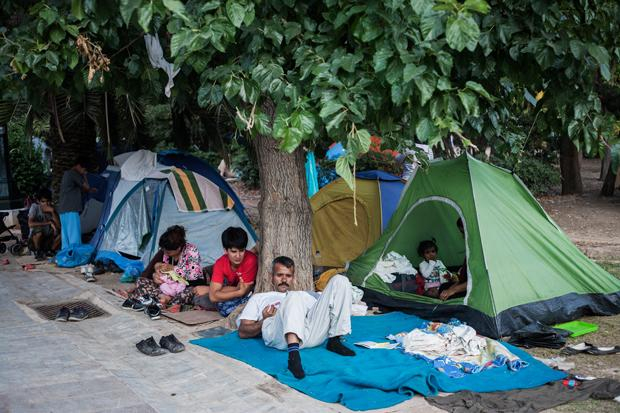 Provisorisches Camp: Flüchtlinge zelten in einem Park in Athen, Juli 2015