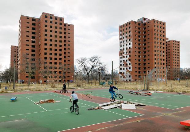 Hier wurde mal Tennis gespielt: BMXer und Skater waren schon immer gut darin, öffentlichen Raum zu zweckentfremden