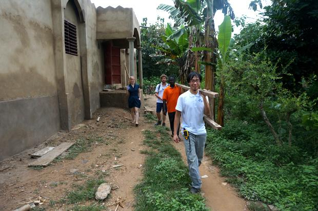 Ganz vorne mit dabei: Luc van Luong bei seinem Einsatz für eine Kita in Togo, die eine neue Wasserversorgung braucht