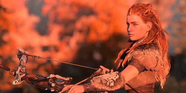 Nicht im Bild: die fiesen, riesigen Roboterarmeen, die Aloy, Protagonistin von „Horizon: Zero Dawn“ nur mit Pfeil und Bogen bekämpft