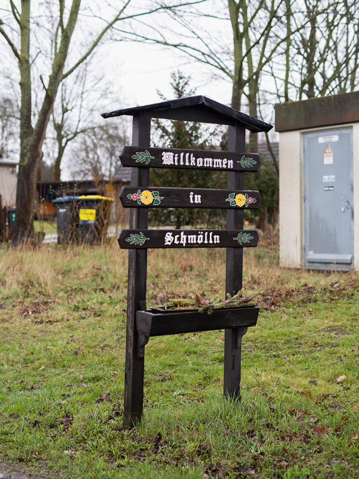 Ortseingangsschild in eine Dorf