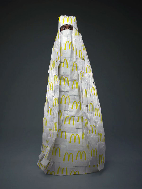 Frau In McDonalds Burka