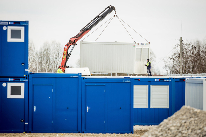 Container werden aufgestellt