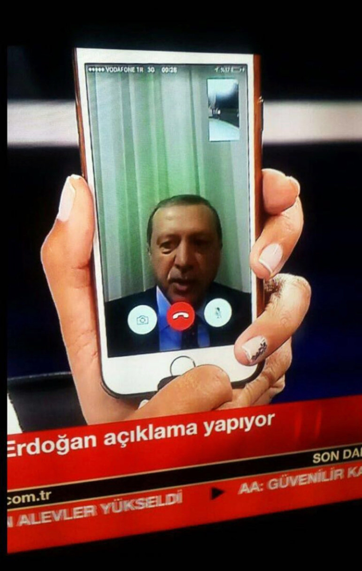 Telefonstatement des türkische Präsident Erdogan im TV 