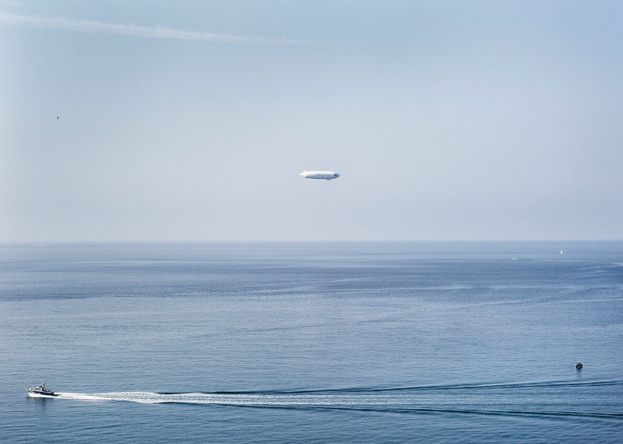 Boot der französischen Küstenwache, Überwachungszeppelin und Dronenboot – Testphase eines Forschungsprojektes im Rahmen von Eurosur (European External Border Surveillance System), Südfrankreich, Juli 2013