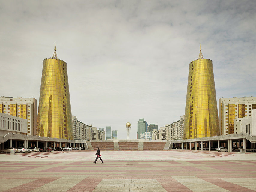 Regierungsgebäude in der kasachischen Hauptstadt Astana