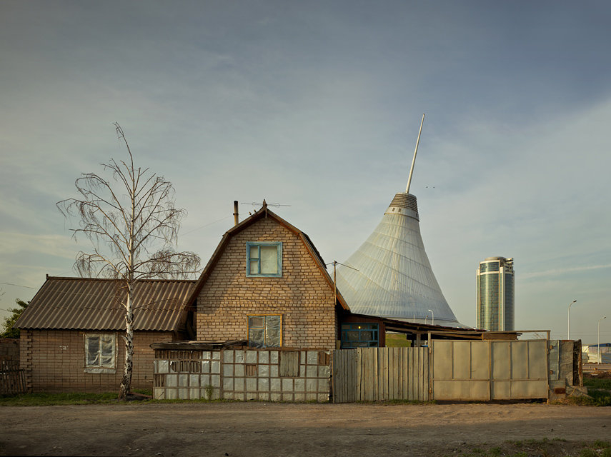 Gleich hinterm Haus: Das Einkaufszentrum „Khan Shatyr“ in Astana