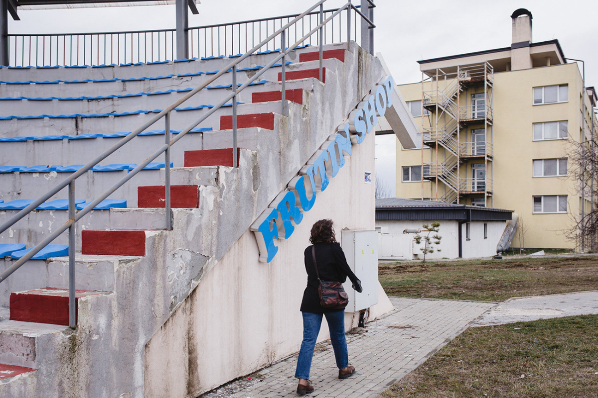 Vjosa auf dem Gelände des Studentenwohnheims