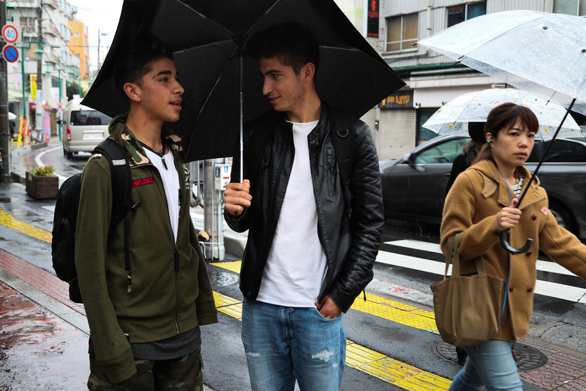 Gokhan and Feti waliking on the streets of warabi. They both work for construction companies. Gokhan come from Adiyaman and he said he decided to come in Japan "to live". He lives alone with his aunt, he left the family in Kurdistan.