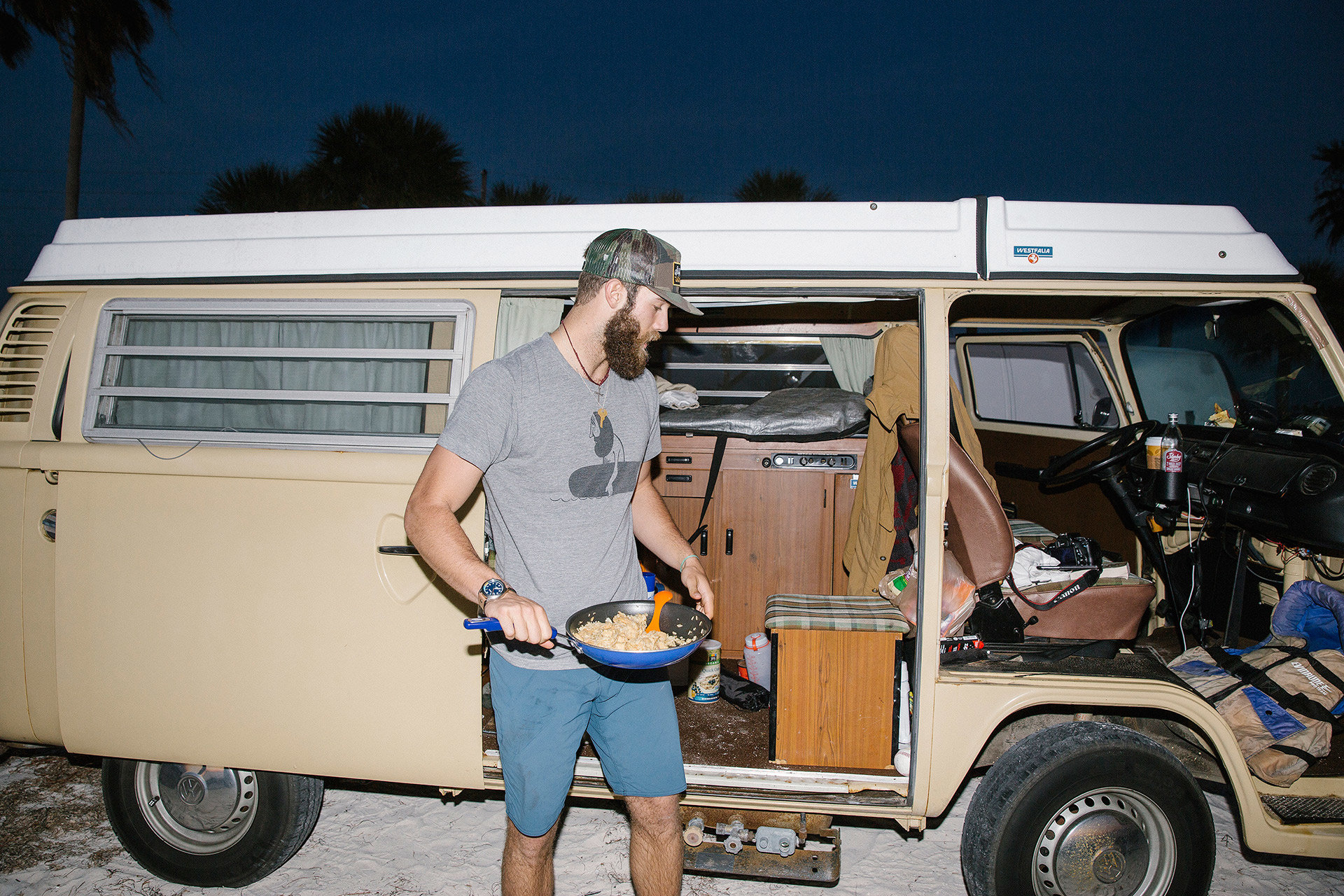 Baseballstar Daniel Norris vor seinem Campingbus