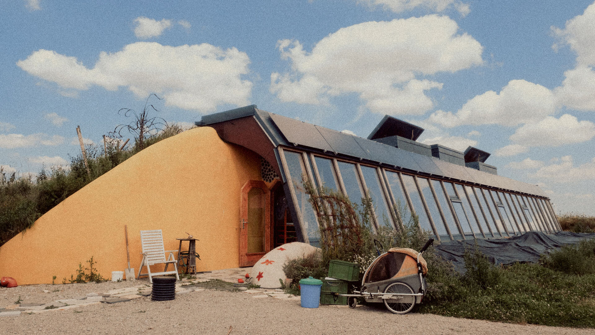 Earthship Tempelhof in Kreßberg, Baden-Württemberg