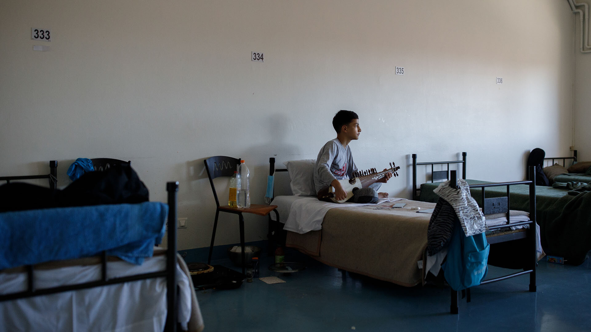 Anim-Schüler Hassan mit seiner Rubab Anim-Schüler Hassan mit seiner Rubab