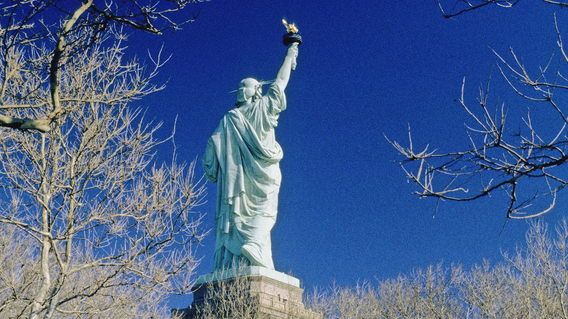 Die Freiheitsstatue von hinten