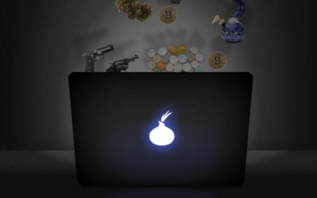 Apple Laptop mit leuchtender Zwiebel statt Apfel-Logo