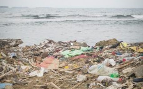 E-kel-haft! Müll an der Karibikküste Panamas