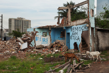 Eine abgerissene Favela in Rio de Janeiro. Sie muss für die Olympischen Spiele weichen Eine abgerissene Favela in Rio de Janeiro. Sie muss für die Olympischen Spiele weichen